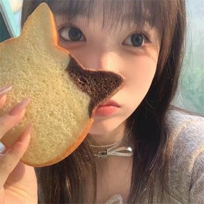 腰间持枪